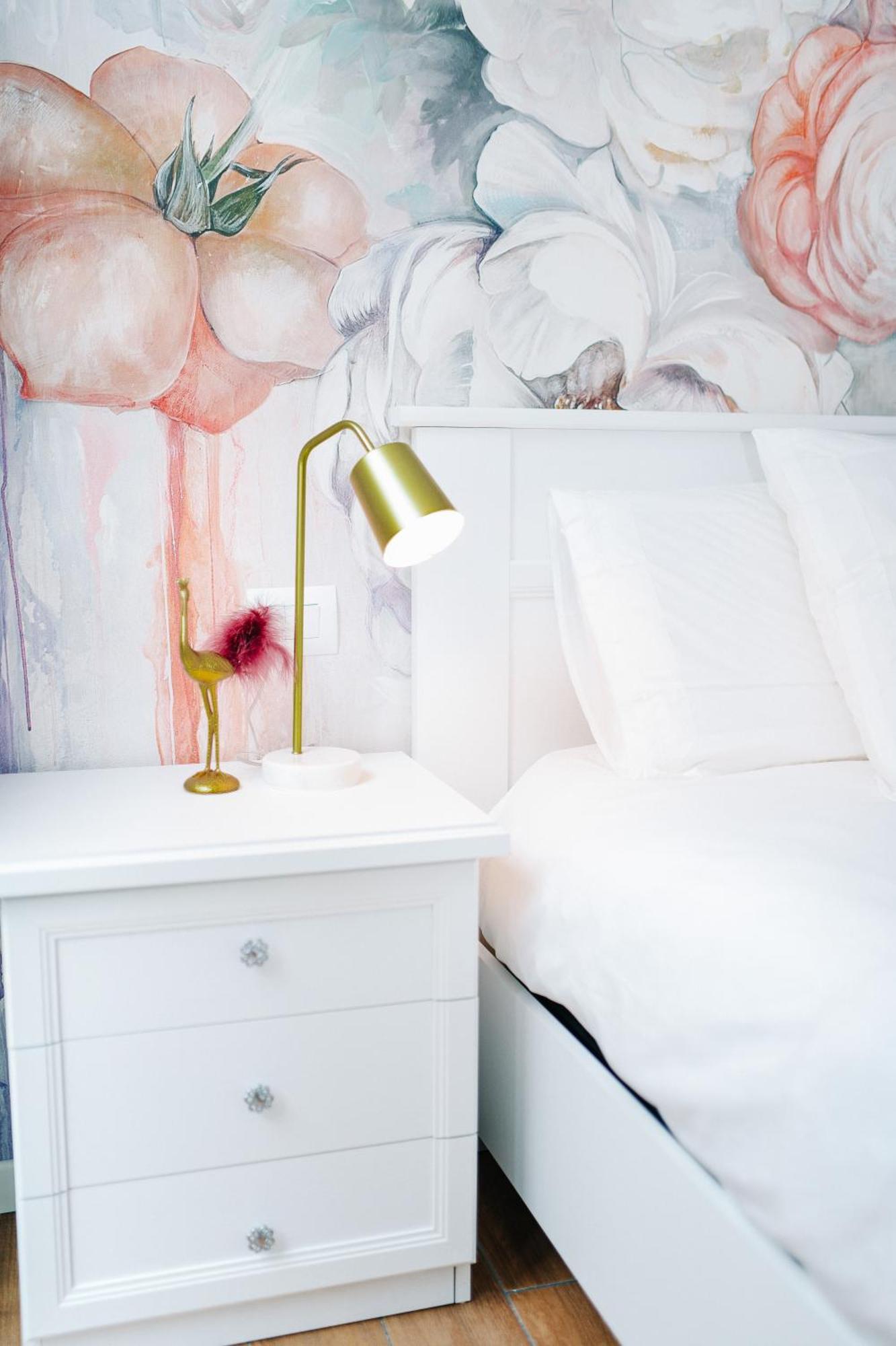 Lora Rose Suite ,Free Parking, Self Check In,2 Como Exterior photo